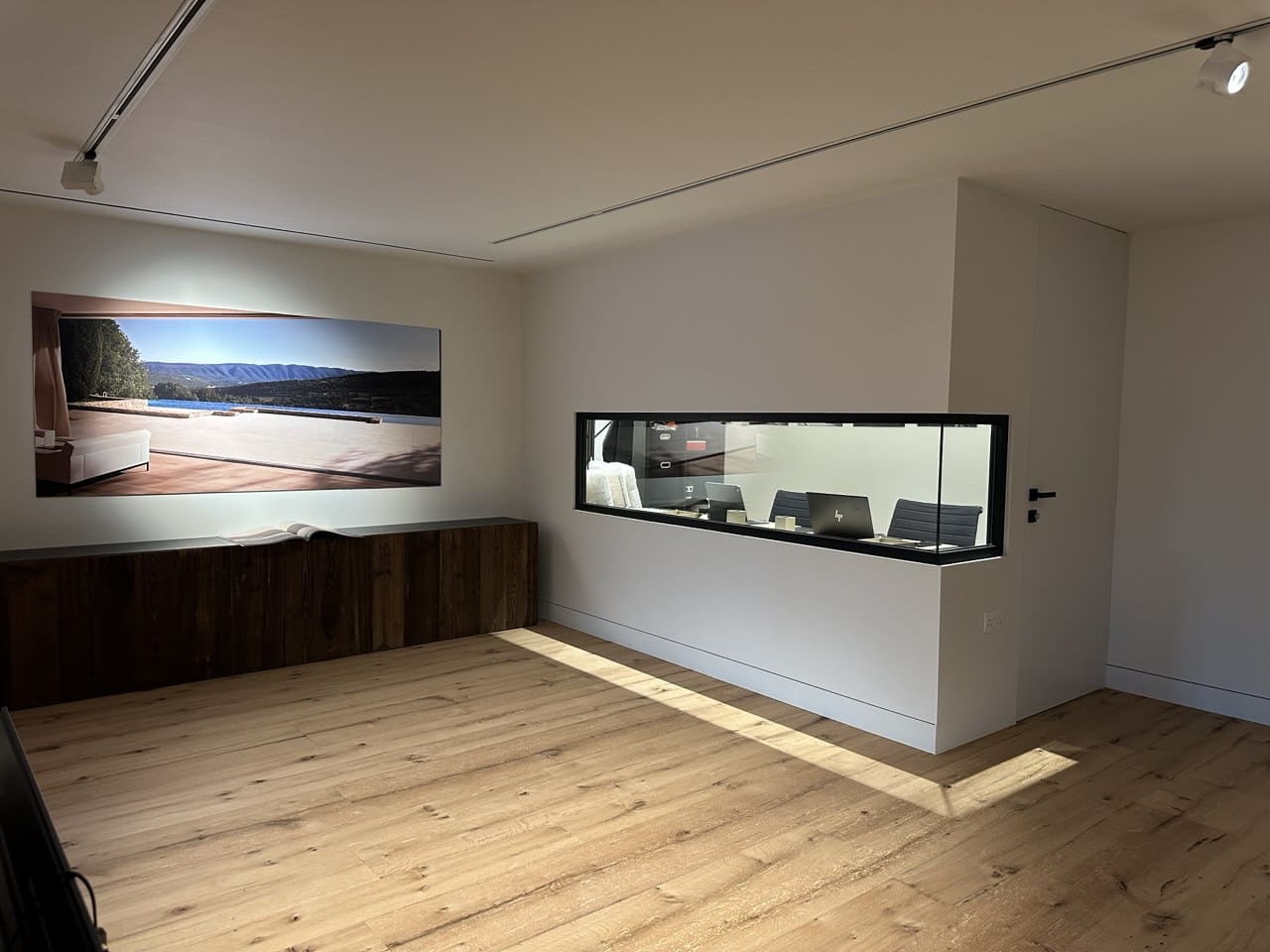 Основное изображение